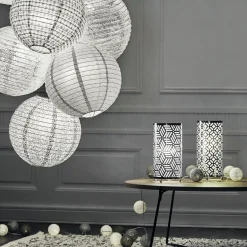 Fashion Abat-jour boule papier DENTELLE coloris blanc 30 x 35 cm - 4MURS Suspensions
