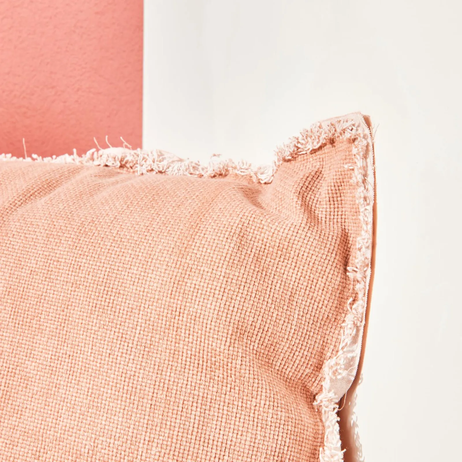 Online Coussin BURTA coloris nude orangé 60 x 60 cm - 4MURS Coussins