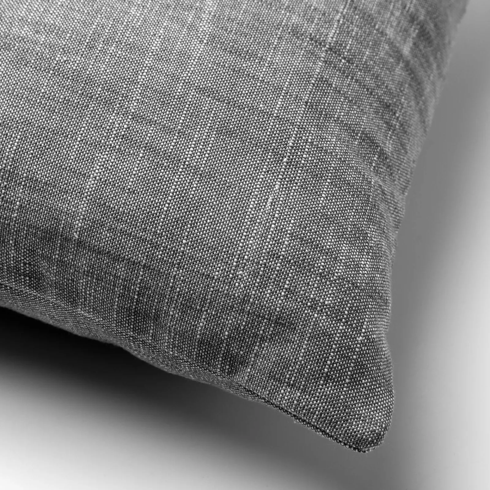 Clearance Coussin NATY coloris gris anthracite 45 x 45 cm - 4MURS Coussins