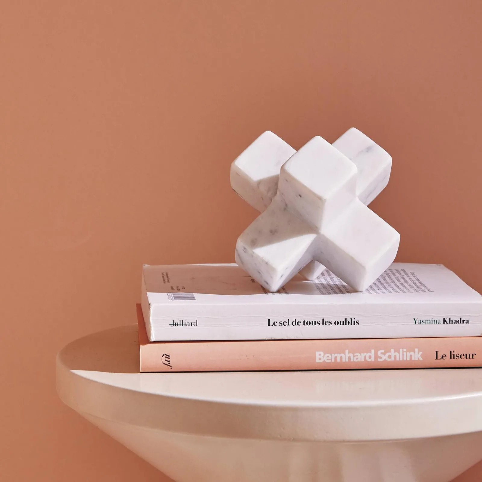 Online Figurine CROSS coloris blanc - 4MURS Objets Déco