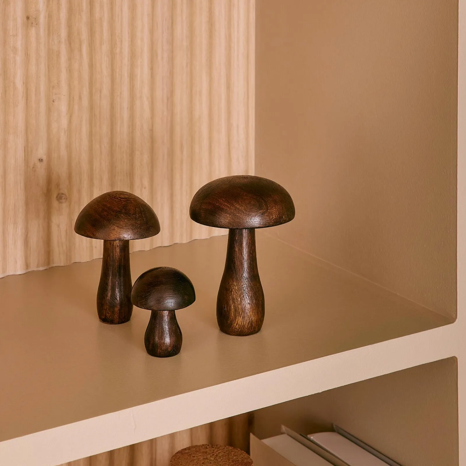 Hot Figurine PILZ coloris bois - 4MURS Objets Déco