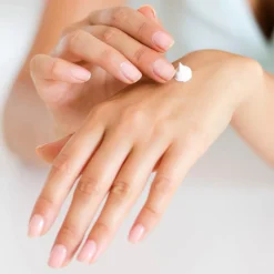 Hot Crème mains CHAT PÊCHE PECHE - 4MURS Produits De Beauté