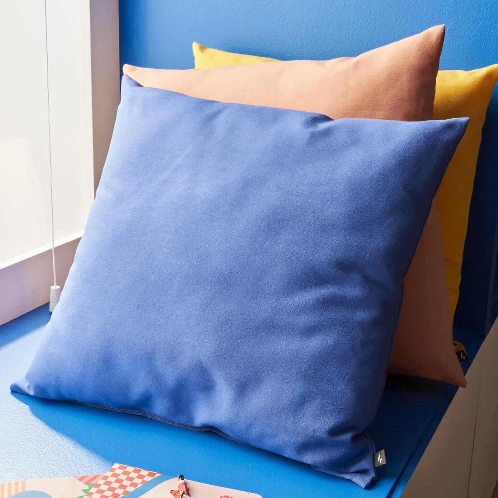 Outlet Coussin FIUME coloris bleu électrique 44 x 44 cm - Coussins