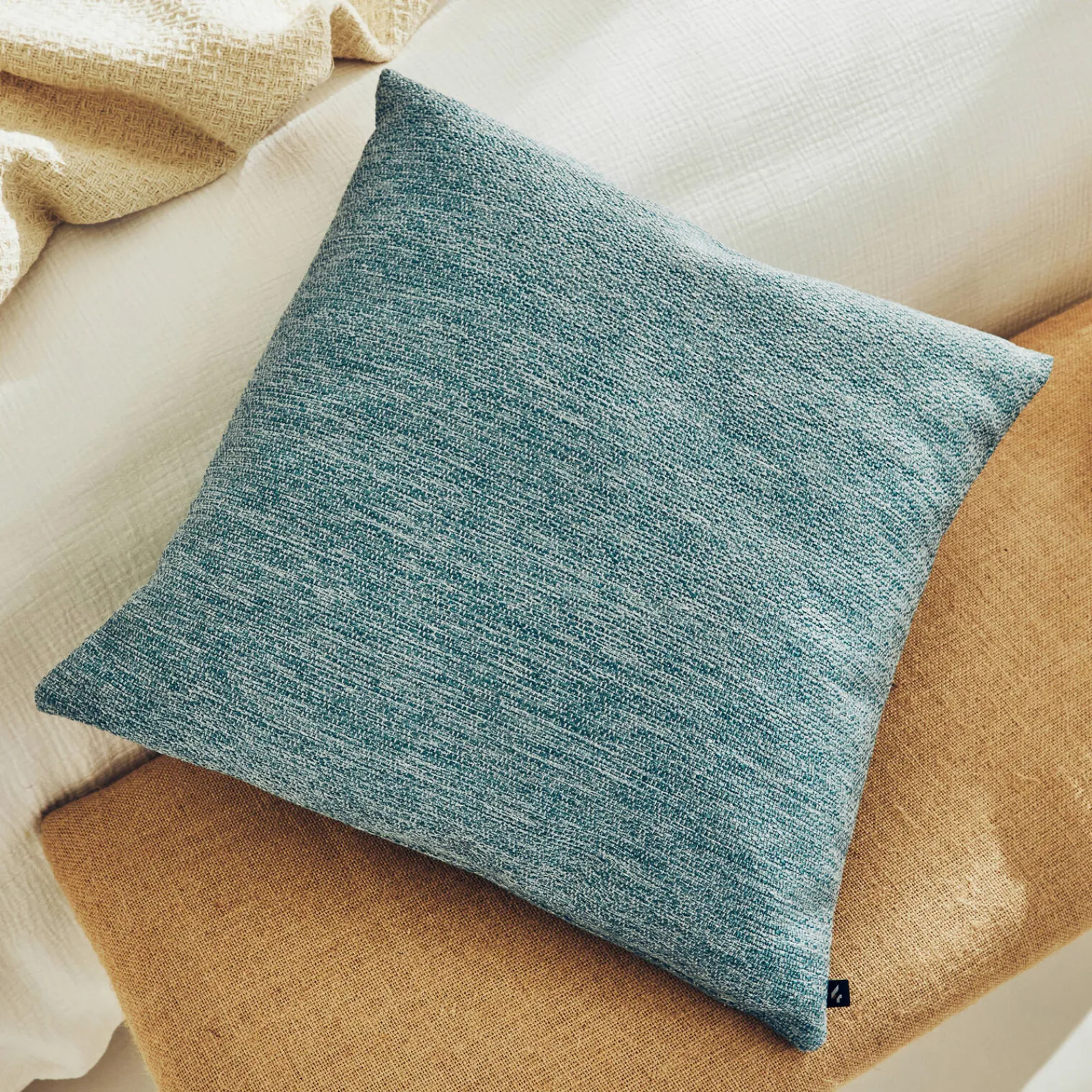 Hot Coussin KIWI coloris bleu 44 x 44 cm - Coussins