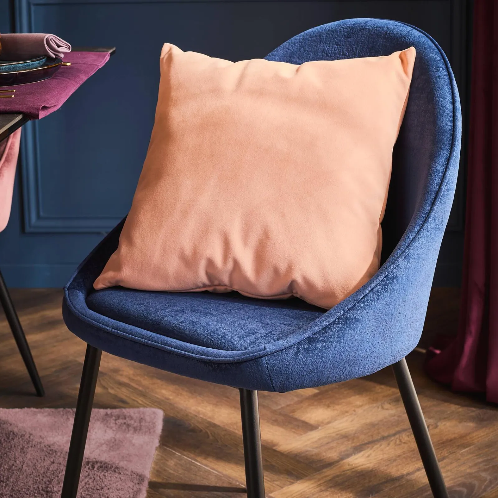 Fashion Coussin TASOS coloris rose orangé 45 x 45 cm - Coussins