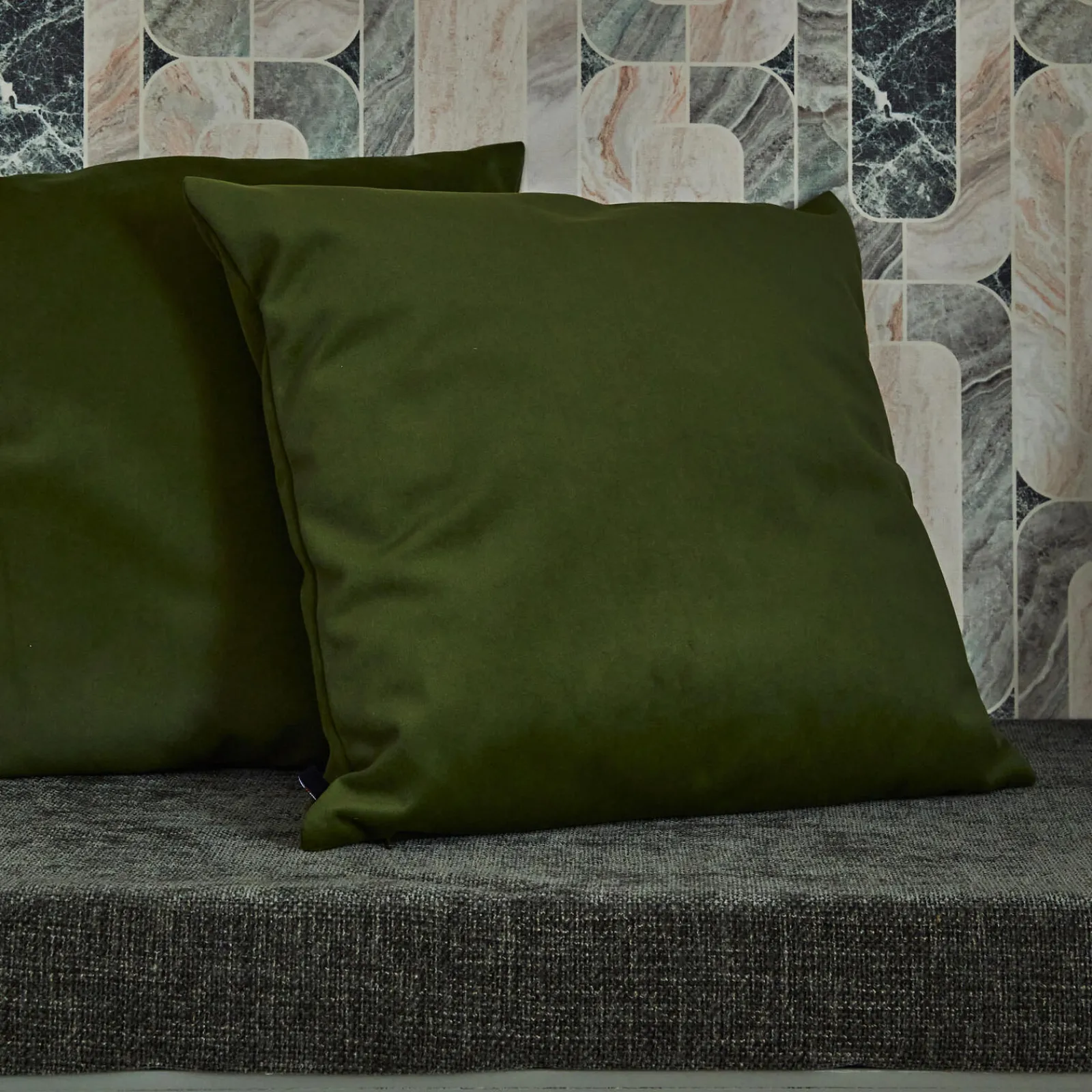 Hot Coussin TASOS coloris vert olive 45 x 45 cm - Coussins