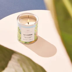Sale Bougie parfumée LA CORSE maquis mêlé à la douceur des notes d’olive, de rose et de jasmin sur fond d’ambre et de myrrhe. Bougies Et Senteurs