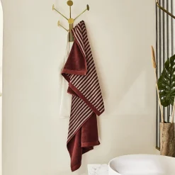 New Serviette éponge RAFAELA coloris bordeaux 50 x 100 cm - 4MURS Linge De Maison