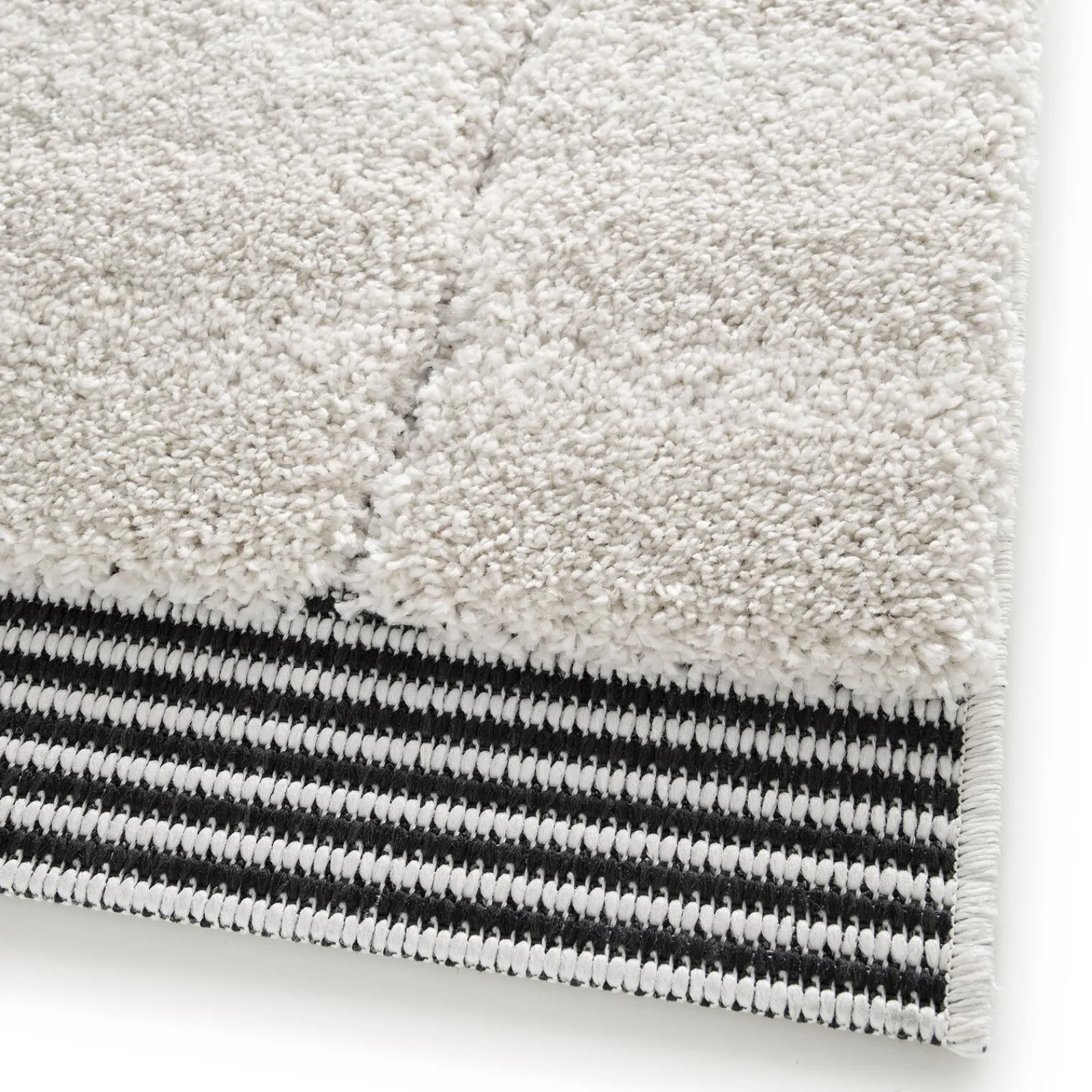 Best Tapis ARA coloris blanc cassé/noir 120 x 170 cm - 4MURS Tapis
