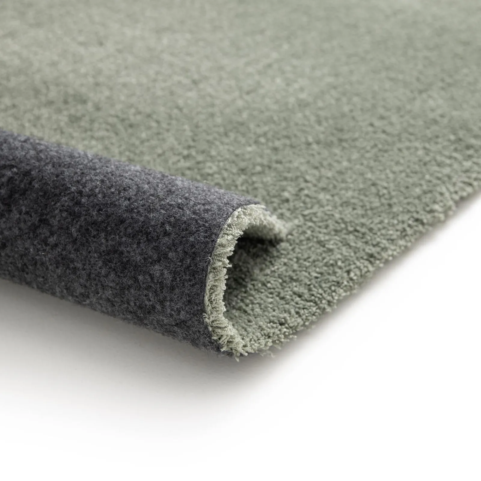 Online Tapis FEEL coloris vert de gris 80 x 150 cm - 4MURS Tapis