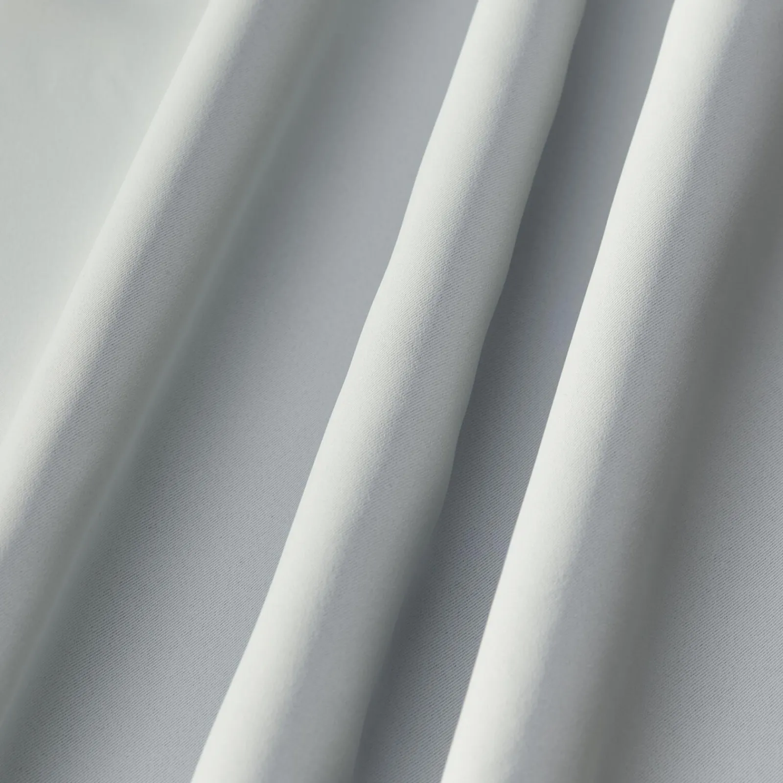 Clearance Tissu FORD NON FEU coloris blanc - 4MURS Rideaux, Voilages Et Stores Sur Mesure