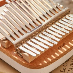 New Boîte à musique KALIMBA coloris beige/blanc - 4MURS Jeux Et Diy